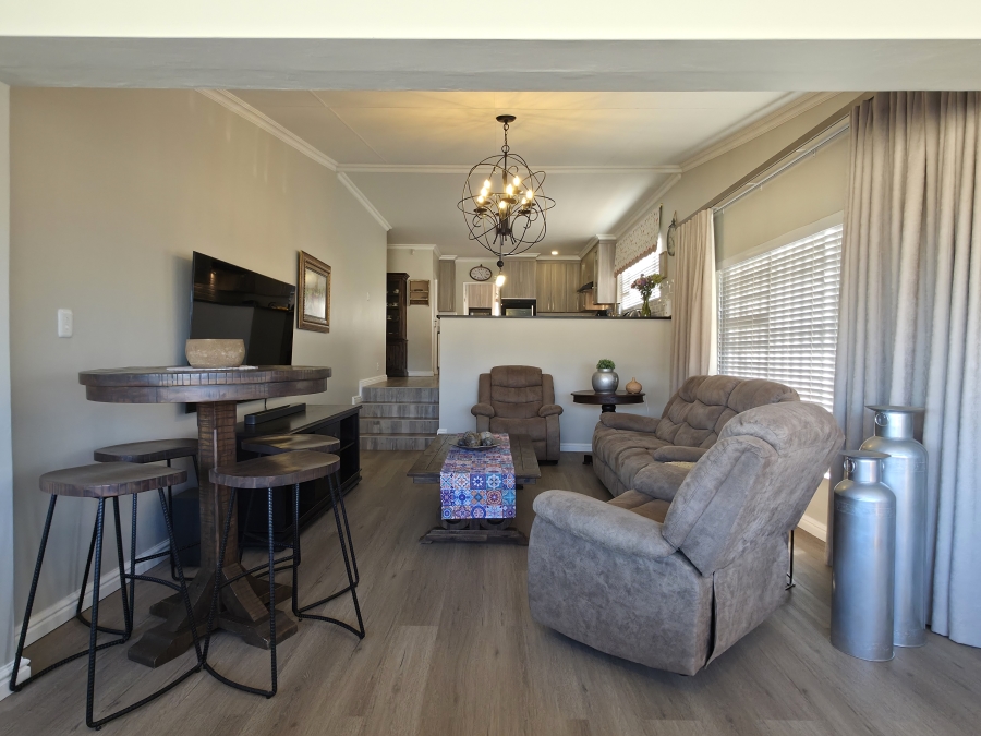 4 Bedroom Property for Sale in Wavecrest Eastern Cape